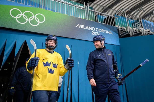 260215 Thea Johansson and assistant coach Stefan Ladhe ahead of at a Ice hockey, Eishockey practice session during day 9 of the 2026 Winter Olympics on February 15, 2026 in Milan. Photo: Emma Wallskog BILDBYRAN kod EW EW0636 ishockey ice hockey Olympic Games, Olympische Spiele, Olympia, OS olympics winter olympics os ol olympiska spel vinter-os olympiske leker milano cortina 2026 milan cortina 2026 milano cortina 2026 olympic games milano cortina 2026 winter olympic games milano cortina-os milano cortina-ol vinter-ol 9 bbeng dam sverige sweden *** 260215 Thea Johansson and assistant coach Stefan Ladhe ahead of at an ice hockey practice session during day 9 of the 2026 Winter Olympics on February 15, 2026 in Milan Photo Emma Wallskog BILDBYRAN kod EW EW0636 ishockey ice hockey olympic games olympics winter olympics os ol olympiska spel vinter os olympiske leker milano cortina 2026 milan cortina 2026 milano cortina 2026 olympic games milano cortina 2026 winter olympic games milano cortina os milano cortina ol vinter ol 9 bbeng dam sverige sweden  Copyright: EMMAxWALLSKOG BB260215EW003