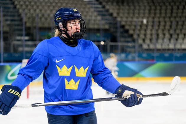 260215 Lina Ljungblom of Sweden at an Ice hockey, Eishockey practice session during day 9 of the 2026 Winter Olympics on February 15, 2026 in Milan. Photo: Emma Wallskog BILDBYRAN kod EW EW0636 ishockey ice hockey Olympic Games, Olympische Spiele, Olympia, OS olympics winter olympics os ol olympiska spel vinter-os olympiske leker milano cortina 2026 milan cortina 2026 milano cortina 2026 olympic games milano cortina 2026 winter olympic games milano cortina-os milano cortina-ol vinter-ol 9 bbeng dam sverige sweden *** 260215 Lina Ljungblom of Sweden at an ice hockey practice session during day 9 of the 2026 Winter Olympics on February 15, 2026 in Milan Photo Emma Wallskog BILDBYRAN kod EW EW0636 ishockey ice hockey olympic games olympics winter olympics os ol olympiska spel vinter os olympiske leker milano cortina 2026 milan cortina 2026 milano cortina 2026 olympic games milano cortina 2026 winter olympic games milano cortina os milano cortina ol vinter ol 9 bbeng dam sverige sweden  Copyright: EMMAxWALLSKOG BB260215EW012