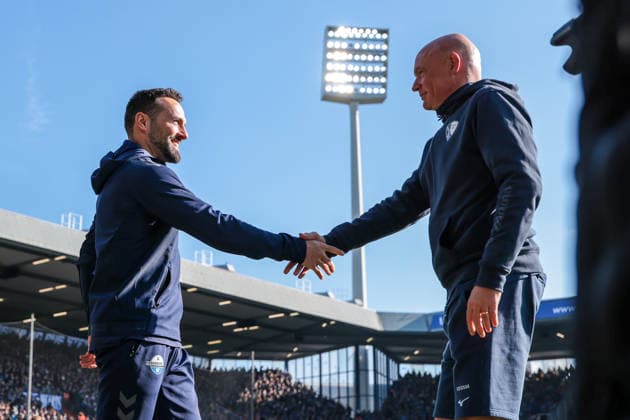 15.02.2026, Fussball, Saison 2025 2026, 2. Bundesliga, 22. Spieltag, VfL Bochum 1848 - SC Paderborn 07, v. l. Trainer Ralf Kettemann (SC Paderborn 07), Trainer Uwe Rösler (VfL Bochum 1848), Bochum Vonovia Ruhrstadion NRW Deutschland xRHR-FOTO DEx