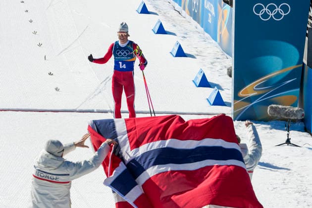 Winter Olympics in Milan Cortina 2026 Val di Fiemme, Italy 20260215. Emil Iversen, Martin Lowstrom Nyenget, Einar Hedegart and Johannes Hosflot Klaebo from Norway cheer during the cross-country 4 x 7.5 km relay men at Tesero CC-Stadium during the Winter Olympics in Milan Cortina 2026. Photo: Lise Aserud NTB Val di Fiemme Italy EDITORIAL USE ONLY. RESTRICTED USE FOR BETTING COMPANIES Ref:_SPOpz98d6u97ms.jpg *** Winter Olympics in Milan Cortina 2026 Val di Fiemme, Italy 20260215 Emil Iversen, Martin Lowstrom Nyenget, Einar Hedegart and Johannes Hosflot Klaebo from Norway cheer during the cross country 4 x 7 5 km relay men at Tesero CC Stadium during the Winter Olympics in Milan Cortina 2026 Photo Lise Aserud NTB Val di Fiemme Italy EDITORIAL USE ONLY RESTRICTED USE FOR BETTING COMPANIES  Copyright: xLisexAserudx xNTBx