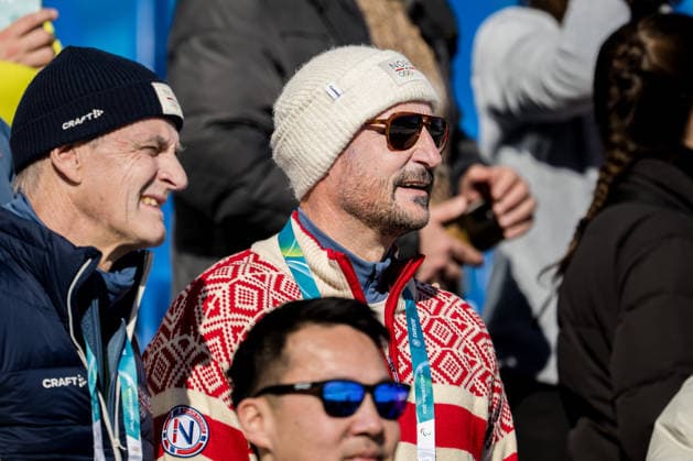 260215 Jonas Gahr Store, Prime Minister of Norway and Crown Prince Haakon of Norway at the men s 4 x 7.5km relay cross-country skiing race during day 9 of the 2026 Winter Olympics on February 15, 2026 in Val di Fiemme. Photo: Maxim Thore BILDBYRAN kod MT MT0983 skidor cross-country skiing langrenn Olympic Games, Olympische Spiele, Olympia, OS olympics winter olympics os ol olympiska spel vinter-os olympiske leker milano cortina 2026 milan cortina 2026 milano cortina 2026 olympic games milano cortina 2026 winter olympic games milano cortina-os milano cortina-ol vinter-ol 9 bbeng herr stafett norge statsminister kronprins *** 260215 Jonas Gahr Store, Prime Minister of Norway and Crown Prince Haakon of Norway at the men s 4 x 7 5km relay cross country skiing race during day 9 of the 2026 Winter Olympics on February 15, 2026 in Val di Fiemme Photo Maxim Thore BILDBYRAN kod MT MT0983 skidor cross country skiing langrenn olympic games olympics winter olympics os ol olympiska spel vinter os olympiske leker milano cortina 2026 milan cortina 2026 milano cortina 2026 olympic games milano cortina 2026 winter olympic games milano cortina os milano cortina ol vinter ol 9 bbeng herr relay norge statsminister kronprins  Copyright: MAXIMxTHORE BB260215MT077