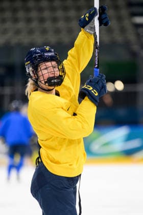 260215 Hilda Svensson of Sweden at an Ice hockey, Eishockey practice session during day 9 of the 2026 Winter Olympics on February 15, 2026 in Milan. Photo: Emma Wallskog BILDBYRAN kod EW EW0636 ishockey ice hockey Olympic Games, Olympische Spiele, Olympia, OS olympics winter olympics os ol olympiska spel vinter-os olympiske leker milano cortina 2026 milan cortina 2026 milano cortina 2026 olympic games milano cortina 2026 winter olympic games milano cortina-os milano cortina-ol vinter-ol 9 bbeng dam sverige sweden *** 260215 Hilda Svensson of Sweden at an ice hockey practice session during day 9 of the 2026 Winter Olympics on February 15, 2026 in Milan Photo Emma Wallskog BILDBYRAN code EW EW0636 ice hockey ice hockey olympic games olympics winter olympics os ol olympiska spel vinter os olympiske leker milano cortina 2026 milan cortina 2026 milano cortina 2026 olympic games milano cortina 2026 winter olympic games milano cortina os milano cortina ol vinter ol 9 bbeng dam sverige sweden  Copyright: EMMAxWALLSKOG BB260215EW020
