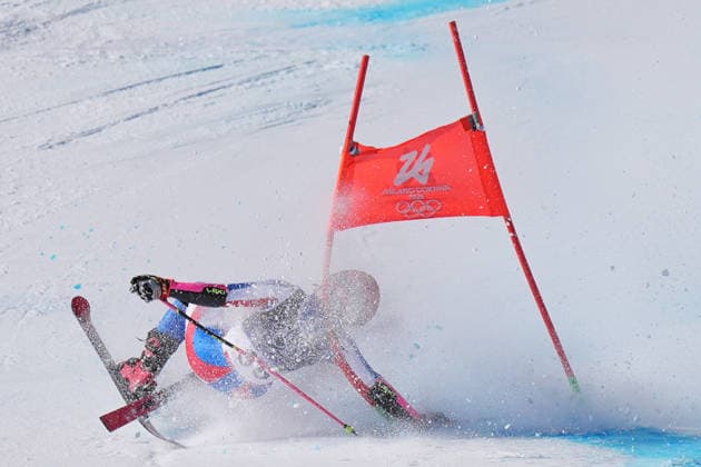 France s Camille Cerutti crashes during Alpine Skiing Women s Giant Slalom at the Milano Cortina 2026 Winter Olympics, in Cortina (Italy) February 15 , 2026 (Spada LaPresse)  Copyright: xSpada LaPressex
