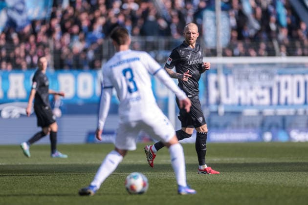15.02.2026, Fussball, Saison 2025 2026, 2. Bundesliga, 22. Spieltag, VfL Bochum 1848 - SC Paderborn 07, Philipp Hofmann (VfL Bochum 1848), Bochum Vonovia Ruhrstadion NRW Deutschland xRHR-FOTO DEx