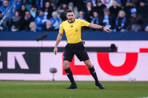 15.02.2026, Fussball, Saison 2025 2026, 2. Bundesliga, 22. Spieltag, VfL Bochum 1848 - SC Paderborn 07, Schiedsrichter Tom Bauer, Bochum Vonovia Ruhrstadion NRW Deutschland xRHR-FOTO DEx
