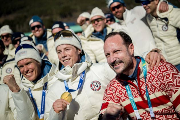260215 Emil Iversen, Martin Lowstrom Nyenget, Einar Hedegart and Johannes Hosflot Klaebo of Norway celebrate with Jonas Gahr Store, Prime Minister of Norway and Crown Prince Haakon of Norway after he men s 4 x 7.5km relay cross-country skiing race during day 9 of the 2026 Winter Olympics on February 15, 2026 in Val di Fiemme. Photo: Maxim Thore BILDBYRAN kod MT MT0983 skidor cross-country skiing langrenn Olympic Games, Olympische Spiele, Olympia, OS olympics winter olympics os ol olympiska spel vinter-os olympiske leker milano cortina 2026 milan cortina 2026 milano cortina 2026 olympic games milano cortina 2026 winter olympic games milano cortina-os milano cortina-ol vinter-ol 9 bbeng herr stafett norge jubel statsminister kronprins gull guld gold ol-gull os-guld *** 260215 Emil Iversen, Martin Lowstrom Nyenget, Einar Hedegart and Johannes Hosflot Klaebo of Norway celebrate with Jonas Gahr Store, Prime Minister of Norway and Crown Prince Haakon of Norway after he mens 4 x 7 5km relay cross country skiing race during day 9 of the 2026 Winter Olympics on February 15, 2026 in Val di Fiemme Photo Maxim Thore BILDBYRAN kod MT MT0983 skidor cross country skiing langrenn olympic games olympics winter olympics os ol olympiska spel vinter os olympiske leker milano cortina 2026 milan cortina 2026 milano cortina 2026 olympic games milano cortina 2026 winter olympic games milano cortina os milano cortina ol vinter ol 9 bbeng herr stafett norge jubel statsminister kronprins gull guld gold ol gull os guld  Copyright: MAXIMxTHORE BB260215MT101