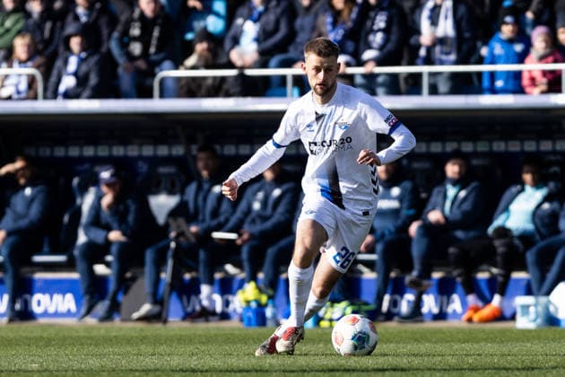 2. Fußball Bundesliga: VfL Bochum - SC Paderborn; 15.02.2026 Sebastian Klaas (SC Paderborn, 26) 2. Fußball Bundesliga: VfL Bochum - SC Paderborn; Vonovia-Ruhrstadion, Bochum; 15.02.2026 DFL regulations prohibit any use of photographs as image sequences and or quasi video.