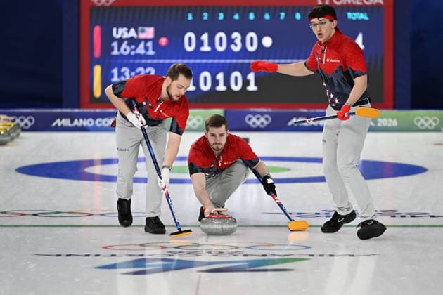 (260215) -- CORTINA D AMPEZZO, Feb. 15, 2026 -- Ben Richardson (C) of the United States competes during the curling men round robin session 6 match between the United States and Sweden at the 2026 Milan-Cortina Winter Olympics in Cortina, Italy, Feb. 15, 2026. ) (MICO2026)ITALY-CORTINA D AMPEZZO-OLYMPIC Winter games, Winterspiele,Spiele, Summer games CURLING-MEN-ROUND ROBIN-USA VS SWE LianxYi 