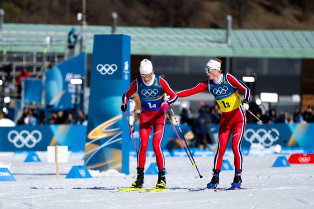 HEDEGART Einar (Norwegen) beim Staffelwechsel auf KLAEBO Johannes Hoesflot (Norwegen), ITA, Olympische Spiele Milano Cortina 2026, Olympia, Langlauf 4 x 7,5 km Staffel Herren, 15.02.2026 ITA, Olympische Spiele Milano Cortina 2026, Olympia, Langlauf 4 x 7,5 km Staffel Herren, 15.02.2026 Tesero *** HEDEGART Einar Norway changing to KLAEBO Johannes Hoesflot Norway , ITA, Olympic Games Milano Cortina 2026, Olympia, Cross-country skiing 4 x 7.5 km relay men, 15 02 2026 ITA, Olympic Games Milano Cortina 2026, Olympia, Cross-country skiing 4 x 7.5 km relay men, 15 02 2026 Tesero Copyright: xEibner-Pressefoto Memmlerx EP_MMR