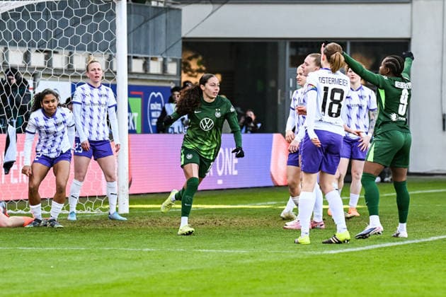 Fußball I Frauen I Saison 2025-2026 I Bundesliga I 18. Spieltag I VfL Wolfsburg - SGS Essen I 15.02.2026 Torjubel Kessya Bussy (19, VfL Wolfsburg) nach ihrem Tor zum 1:0 Wolfsburg AOK Stadion Niedersachsen Deutschland Copyright: xLobeca InesxHähnelx
