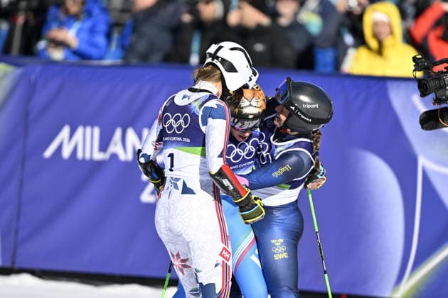 CORTINA, ITALY 20260215 Sara Hector of Sweden and Thea Louise Stjernesund, Norway, after the second run of the women s giant slalom in Cortina during the Winter Olympics in Milan Cortina, Italy. *** The image is included in the SPORTS PACKAGE. For others PAYMENT IMAGE *** CORTINA ITALY x10050x *** CORTINA, ITALY 20260215 Sara Hector of Sweden and Thea Louise Stjernesund, Norway, after the second run of the women s giant slalom in Cortina during the Winter Olympics in Milan Cortina, Italy The image is included in the SPORTS PACKAGE For others PAYMENT IMAGE CORTINA ITALY x10050x  Copyright: xPontusxLundahl TTx 2026 OLYMPICS ALPINE GIAN SLALOM WOMEN