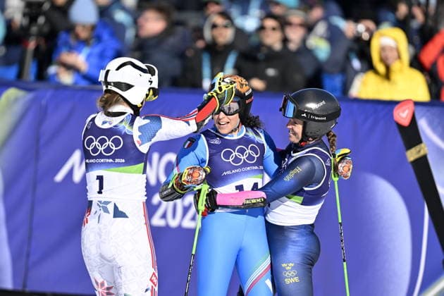 CORTINA, ITALY 20260215 Sara Hector of Sweden and Thea Louise Stjernesund, Norway, after the second run of the women s giant slalom in Cortina during the Winter Olympics in Milan Cortina, Italy. *** The image is included in the SPORTS PACKAGE. For others PAYMENT IMAGE *** CORTINA ITALY x10050x *** CORTINA, ITALY 20260215 Sara Hector of Sweden and Thea Louise Stjernesund, Norway, after the second run of the women s giant slalom in Cortina during the Winter Olympics in Milan Cortina, Italy The image is included in the SPORTS PACKAGE For others PAYMENT IMAGE CORTINA ITALY x10050x  Copyright: xPontusxLundahl TTx 2026 OLYMPICS ALPINE GIAN SLALOM WOMEN