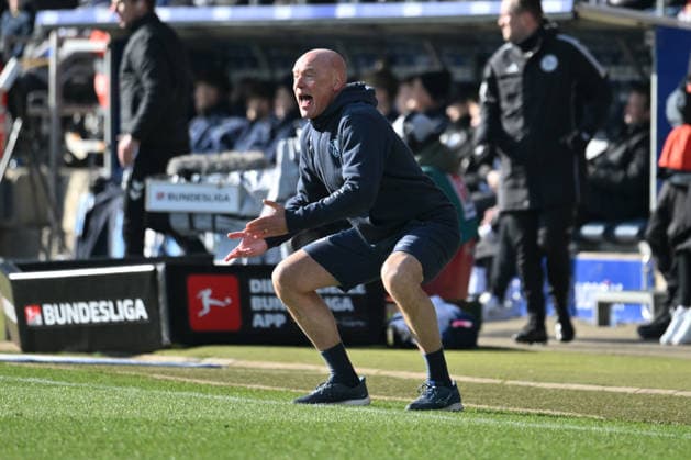 Trainer Uwe Rösler (VfL Bochum) 15.02.2026, Fussball 2. Bundesliga, Saison 2025 2026, 22. Spieltag, VfL Bochum - SC Paderborn DFL regulations prohibit any use of photographs as image sequences and or quasi-video Bochum Vonovia Ruhrstadion Nordrhein Westfalen Deutschland