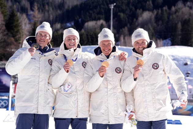 Winter Olympics in Milan Cortina 2026 Val di Fiemme, Italy 20260215. Johannes Hosflot Klaebo, Einar Hedegart, Martin Lowstrom Nyenget and Emil Iversen secured Norway gold in the men s 4x7.5 km relay in Lago de Tesero during the Winter Olympics in Milano Cortina 2026. Photo: Terje Pedersen NTB Val di Fiemme Italy EDITORIAL USE ONLY. RESTRICTED USE FOR BETTING COMPANIES Ref:_SPO9nohwa7qTpk.jpg *** Winter Olympics in Milan Cortina 2026 Val di Fiemme, Italy 20260215 Johannes Hosflot Klaebo, Einar Hedegart, Martin Lowstrom Nyenget and Emil Iversen secured Norway gold in the men s 4x7 5 km relay in Lago de Tesero during the Winter Olympics in Milano Cortina 2026 Photo Terje Pedersen NTB Val di Fiemme Italy EDITORIAL USE ONLY RESTRICTED USE FOR BETTING COMPANIES  Copyright: xTerjexPedersenx xNTBx