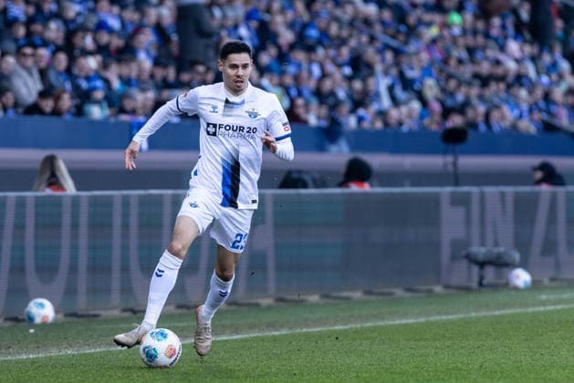 2. Fußball Bundesliga: VfL Bochum - SC Paderborn; 15.02.2026 Raphael Obermair (SC Paderborn, 23) 2. Fußball Bundesliga: VfL Bochum - SC Paderborn; Vonovia-Ruhrstadion, Bochum; 15.02.2026 DFL regulations prohibit any use of photographs as image sequences and or quasi video.