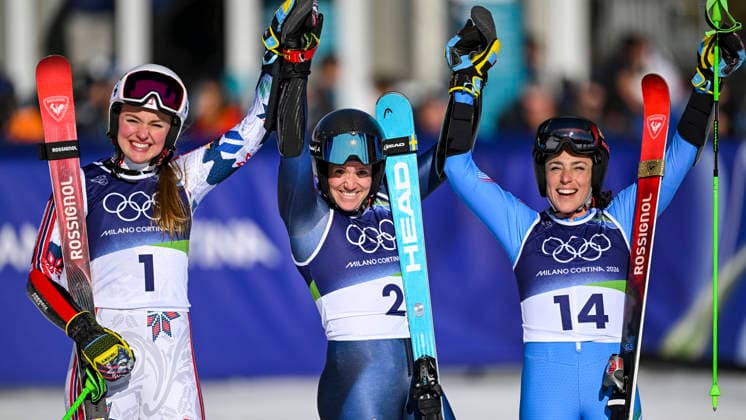 OLYMPICS - Winter Olympic Games, Olympische Spiele, Olympia, OS Milano Cortina 2026 CORTINA D AMPEZZO,ITALY,15.FEB.26 - OLYMPICS, ALPINE SKIING - Winter Olympic Games Milano Cortina 2026, giant slalom, women.. Image shows the rejoicing of Thea Louise Stjernesund (NOR), Federica Brignone (ITA) and Sara Hector (SWE).  GEPAxpictures xAlexanderxSolc