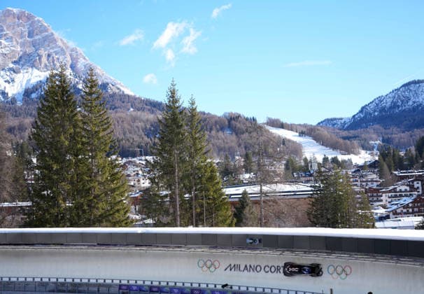 (260215) -- CORTINA D AMPEZZO, Feb. 15, 2026 -- Kaillie Armbruster Humphries of the United States competes during the bobsleigh women s monobob heat at the 2026 Milan-Cortina Winter Olympics in Cortina, Italy, Feb. 15, 2026. ) (MICO2026)ITALY-CORTINA D AMPEZZO-OLYMPIC Winter games, Winterspiele,Spiele, Summer games BOBSLEIGH-WOMEN S MONOBOB-HEAT LixGang 