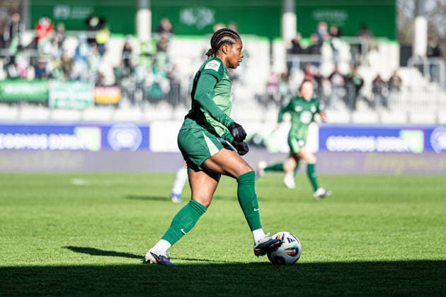 Deutschland: Google Pixel Frauen-Bundesliga 2025 2026, 18. Spieltag - VfL Wolfsburg vs SGS Essen - AOK-Stadion (Wolfsburg): Lineth Beerensteyn (VfL Wolfsburg, 9) am Ball Copyright: xAylinxKreutzsteinx