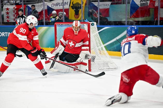 15 02 2026, Milano, Santa Giulia Ice hockey, Eishockey Arena, Winter Olympics: Switzerland - Czechia (Ice Hockey), goalkeeper Leonardo Genoni of Switzerland Milano Santa Giulia Ice Hockey Arena Lombardy Italy *** 15 02 2026, Milano, Santa Giulia Ice Hockey Arena, Winter Olympics Switzerland Czechia Ice Hockey , goalkeeper Leonardo Genoni of Switzerland Milano Santa Giulia Ice Hockey Arena Lombardy Italy Copyright: xJustPictures.ch AndreaxBrancax jp-en-AnBr-AB-AAB_391415022026