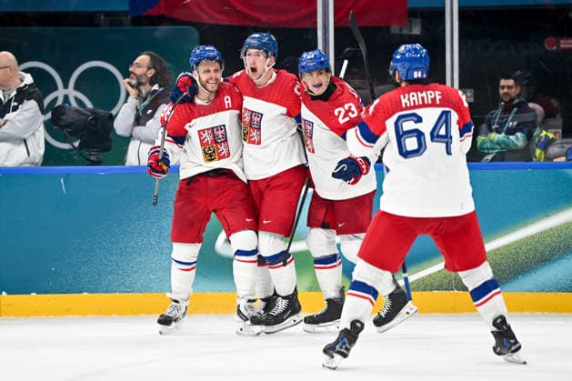 15 02 2026, Milano, Santa Giulia Ice hockey, Eishockey Arena, Winter Olympics: Switzerland - Czechia (Ice Hockey), Martin Necas of Czechia celebrate his goal with David Pastrnak of Czechia, David Pastrnak of Czechia, David Kampf of Czechia Milano Santa Giulia Ice Hockey Arena Lombardy Italy *** 15 02 2026, Milano, Santa Giulia Ice Hockey Arena, Winter Olympics Switzerland Czechia Ice Hockey , Martin Necas of Czechia celebrate his goal with David Pastrnak of Czechia, David Pastrnak of Czechia, David Kampf of Czechia Milano Santa Giulia Ice Hockey Arena Lombardy Italy Copyright: xJustPictures.ch AndreaxBrancax jp-en-AnBr-AB-AAB_398515022026