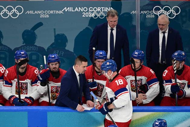 XXV Winter Olympic Games, Olympische Spiele, Olympia, OS in Milan, Italy, on February 15, 2026. Men s Ice hockey, Eishockey Group A, Switzerland vs Czech Republic. In the foreground, from left, assistant coach Tomas Plekanec (CZE) talks to Ondrej Palat (CZE). In the back, from top left, head coach Radim Rulik (CZE) and assistant coach Jiri Kalous (CZE). (CTKxPhoto MichalxKamaryt) CTKPhotoP2026021504627  CTKPhotoP2026021504627