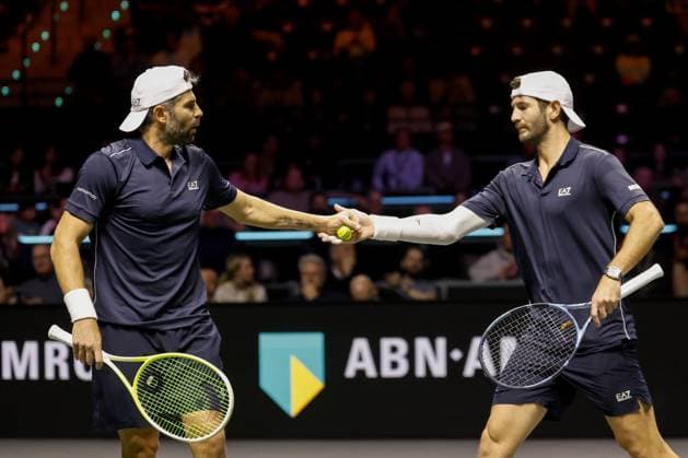 ROTTERDAM - Simone Bolelli and Andrea Vavassori (Italy) compete against Ray Ho (Taiwan) and Hendrik Jebens (Germany) during the doubles final on the final day of the ABN AMRO tennis tournament in Ahoy Rotterdam. BAS CZERWINSKI ANP xVIxANPxSportx xxANPxIVx 550787648 originalFilename: 550787648.jpg