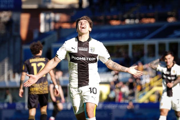 Parma s Adrian Bernabe celebrates after scoring the 1-0 goal for his team during the Serie A soccer match between Parma and Verona at Ennio Tardini Stadium in Parma, North Italy, Sunday, February 15, 2026. Soccer  Copyright: xMassimoxPaolone LaPressex
