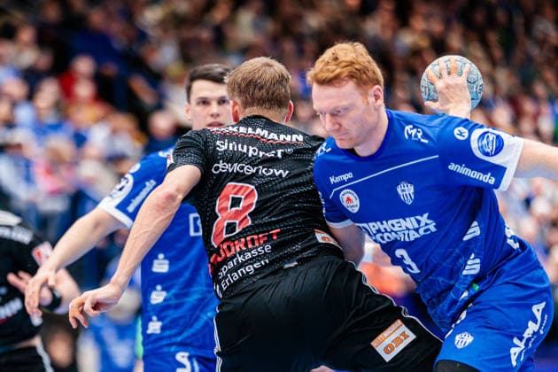 v.l. Frederik Simak (TBV Lemgo Lippe, 08), Sander Andreassen Overjordet (HC Erlangen, 08), Nicolai Theilinger (TBV Lemgo Lippe, 03) GER, TBV Lemgo Lippe vs. HC Erlangen, Handball, 1. Bundesliga, 21. Spieltag, Spielzeit 2025 2026, 15.02.2026 GER, TBV Lemgo Lippe vs. HC Erlangen, Handball, 1. Bundesliga, 21. Spieltag, Spielzeit 2025 2026, 15.02.2026 Lemgo Copyright: xEibner-Pressefoto JanxRollingerx EP_JSK