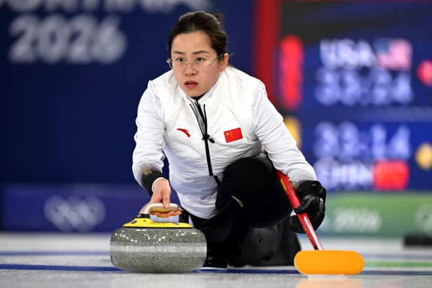 (260215) -- CORTINA D AMPEZZO, Feb. 15, 2026 -- Wang Rui of China competes during the curling women round robin session 6 match between China and the United States at the 2026 Milan-Cortina Winter Olympics in Cortina, Italy, Feb. 15, 2026. ) (MICO2026)ITALY-CORTINA D AMPEZZO-OLYMPIC Winter games, Winterspiele,Spiele, Summer games CURLING-WOMEN-ROUND ROBIN LianxYi 