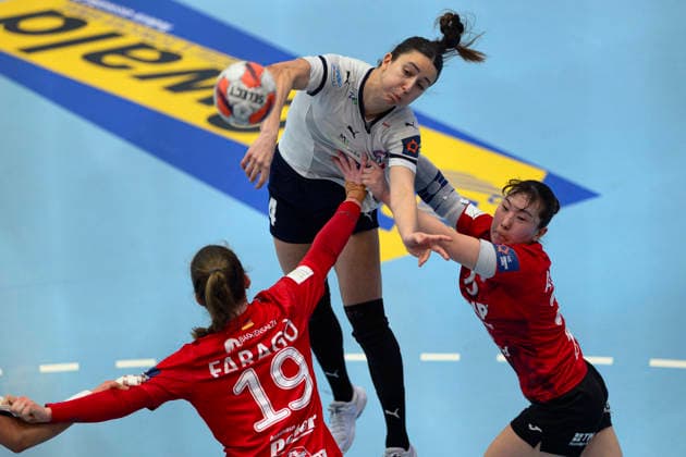 Mari Plamenova Tomova (Motherson Mosonmagyarovari KC, 44), Luca Farago (Thueringer HC, 19), Natsuki Aizawa (Thueringer HC, 23) GER, Thueringer HC gegen Motherson Mosonmagyarovari KC , Handball, EHF European League Women, Gruppen Phase , Saison 2025 2026, 15.02.2026 GER, Thueringer HC gegen Motherson Mosonmagyarovari KC , Handball, EHF European League Women, Gruppen Phase , Saison 2025 2026, 15.02.2026 Bad Langensalza Copyright: xEibner-Pressefoto MartinxHerbstx EP_MHT