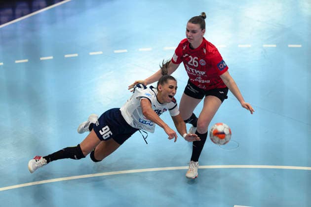 Gabriella Toeth (Motherson Mosonmagyarovari KC, 96), Anna Szabo (Thueringer HC, 26) GER, Thueringer HC gegen Motherson Mosonmagyarovari KC , Handball, EHF European League Women, Gruppen Phase , Saison 2025 2026, 15.02.2026 GER, Thueringer HC gegen Motherson Mosonmagyarovari KC , Handball, EHF European League Women, Gruppen Phase , Saison 2025 2026, 15.02.2026 Bad Langensalza Copyright: xEibner-Pressefoto MartinxHerbstx EP_MHT
