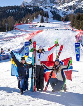 260215 Sara Hector of Sweden, Thea Louise Stjernesund of Norway and Federica Brignone of Italy celebrate after competing in women s alpine skiing giant slalom during day 9 of the 2026 Winter Olympics on February 15, 2026 in Cortina. Photo: Joel Marklund BILDBYRAN kod JM JM0793 bbeng alpint alpine skiing Olympic Games, Olympische Spiele, Olympia, OS olympics winter olympics os ol olympiska spel vinter-os olympiske leker milano cortina 2026 milan cortina 2026 milano cortina 2026 olympic games milano cortina 2026 winter olympic games milano cortina-os milano cortina-ol vinter-ol giant slalom storslalom storslalam dam italien sverige jubel *** 260215 Sara Hector of Sweden, Thea Louise Stjernesund of Norway and Federica Brignone of Italy celebrate after competing in women s alpine skiing giant slalom during day 9 of the 2026 Winter Olympics on February 15, 2026 in Cortina Photo Joel Marklund BILDBYRAN kod JM JM0793 bbeng alpine alpine skiing olympic games olympics winter olympics os ol olympiska spel vinter os olympiske leker milano cortina 2026 milan cortina 2026 milano cortina 2026 olympic games milano cortina 2026 winter olympic games milano cortina os milano cortina ol vinter ol giant slalom storslalom storslalam dam italien sverige jubel  Copyright: JOELxMARKLUND BB260215JM181