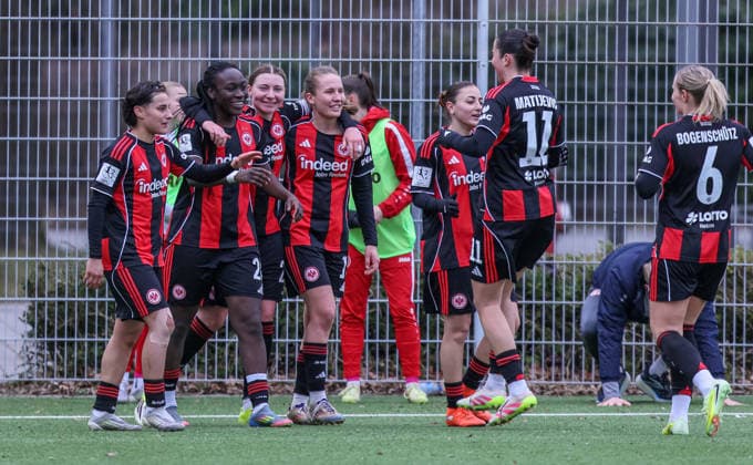 GER, Frankfurt, Eintracht Frankfurt II vs FSV Mainz 05, 2. Frauen Bundesliga, Fussball, DFB, Spielzeit 2025 2026, Stadion am Brentanobad, 17. Spieltag im Bild: Mira Arouna (Eintracht Frankfurt II 28) erzielt das 1:0, Jubel, Freude und Emotionen nach dem Tor DFB DFL REGULATIONS PROHIBIT ANY USE OF PHOTOGRAPHS AS IMAGE SEQUENCES AND OR QUASI-VIDEO, 15.02.2026 Copyright: HMBxMedia HendrikxHamelau