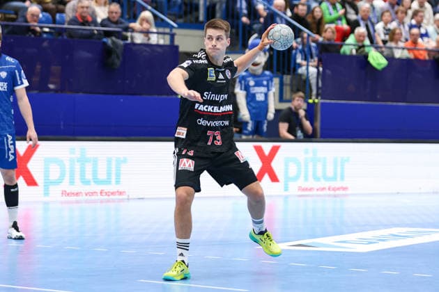15.02.2026, xKWIx, Handball, DAIKIN HBL, TBV Lemgo Lippe - HC Erlangen, PHOENIX CONTACT arena: Viggo Kristjansson (HC Erlangen 73) beim Freiwurf Photo: xKamilxWilkowskixPressefotoKochx NRW Deutschland