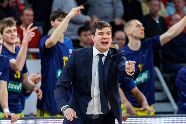 Pedro Calles (ALBA Berlin, Trainer), Einzelbild, Einzelfoto, Portrait, Portraet, BMA365 Bamberg Baskets vs. ALBA Berlin, Basketball, easyCredit BBL, 20. Spieltag, 15.02.2026 BMA365 Bamberg Baskets vs. ALBA Berlin, Basketball, easyCredit BBL, 20. Spieltag, 15.02.2026 Bamberg Copyright: xEibner-Pressefoto G.xSantemizx EP_EER