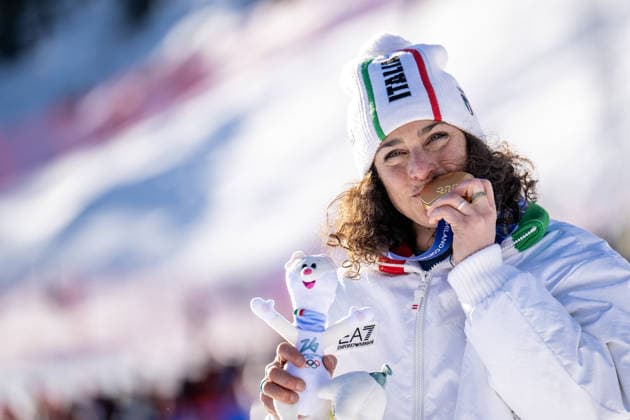 260215 Federica Brignone of Italy celebrates with her gold medal after competing in women s alpine skiing giant slalom during day 9 of the 2026 Winter Olympics on February 15, 2026 in Cortina. Photo: Joel Marklund BILDBYRAN kod JM JM0793 bbeng alpint alpine skiing Olympic Games, Olympische Spiele, Olympia, OS olympics winter olympics os ol olympiska spel vinter-os olympiske leker milano cortina 2026 milan cortina 2026 milano cortina 2026 olympic games milano cortina 2026 winter olympic games milano cortina-os milano cortina-ol vinter-ol giant slalom storslalom storslalam dam italien jubel *** 260215 Federica Brignone of Italy celebrates with her gold medal after competing in women s alpine skiing giant slalom during day 9 of the 2026 Winter Olympics on February 15, 2026 in Cortina Photo Joel Marklund BILDBYRAN kod JM JM0793 bbeng alpine alpine skiing olympic games olympics winter olympics os ol olympiska spel vinter os olympiske leker milano cortina 2026 milan cortina 2026 milano cortina 2026 olympic games milano cortina 2026 winter olympic games milano cortina os milano cortina ol vinter ol giant slalom storslalom storslalam dam italien jubel  Copyright: JOELxMARKLUND BB260215JM193