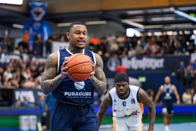 Charles Callison (MBC, 23), Syntainics MBC vs. Rostock Seawolves, Basketball, 1. Bundesliga, Maenner, 20. Spieltag Hauptrunde, Saison 2025 26, 15.02.2026. Weißenfels Stadthalle Sachsen-Anhalt Deutschland