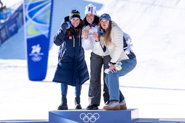 Alpine Skiing - Milano Cortina 2026 Winter Olympics: Day 9 Sara Hector, Federica Brignone, Thea Louise Stjernesund during Milano Cortina 2026 Winter Olympics Women s Giant Slalom at Tofane Alpine Skiing Centre in Cortina D Ampezzo on February 15, 2026 Cortina D Ampezzo Italy  Copyright: xFotoxOlimpikx originalFilename:jastrzebowski-alpinesk260215_npetG.jpg