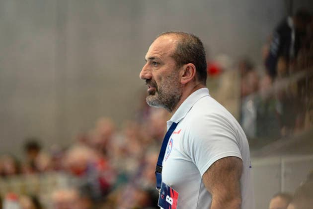 Dragan Adzic (Motherson Mosonmagyarovari KC, Trainer) GER, Thueringer HC gegen Motherson Mosonmagyarovari KC , Handball, EHF European League Women, Gruppen Phase , Saison 2025 2026, 15.02.2026 GER, Thueringer HC gegen Motherson Mosonmagyarovari KC , Handball, EHF European League Women, Gruppen Phase , Saison 2025 2026, 15.02.2026 Bad Langensalza Copyright: xEibner-Pressefoto MartinxHerbstx EP_MHT