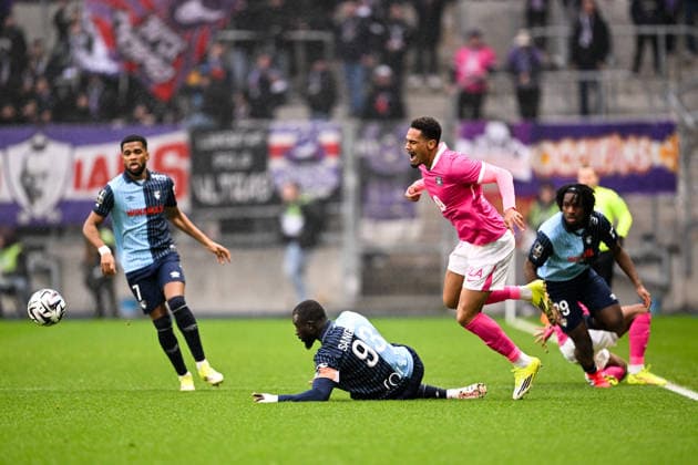 Le Havre Athletic Club v Toulouse FC - Ligue 1 McDonald s 2025 2026 93 Arouna SANGANTE (hac) - 20 EMERSONN Correia da Silva (tfc) during the Ligue 1 McDonald s match between Le Havre and Toulouse at Stade OcÃ ane on February 15, 2026 in Le Havre, France. Le Havre France  Copyright: xFEPx 776348283