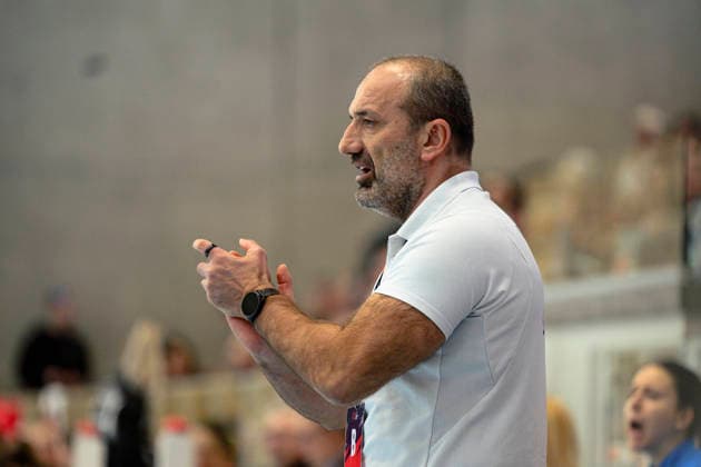 Dragan Adzic (Motherson Mosonmagyarovari KC, Trainer) GER, Thueringer HC gegen Motherson Mosonmagyarovari KC , Handball, EHF European League Women, Gruppen Phase , Saison 2025 2026, 15.02.2026 GER, Thueringer HC gegen Motherson Mosonmagyarovari KC , Handball, EHF European League Women, Gruppen Phase , Saison 2025 2026, 15.02.2026 Bad Langensalza Copyright: xEibner-Pressefoto MartinxHerbstx EP_MHT