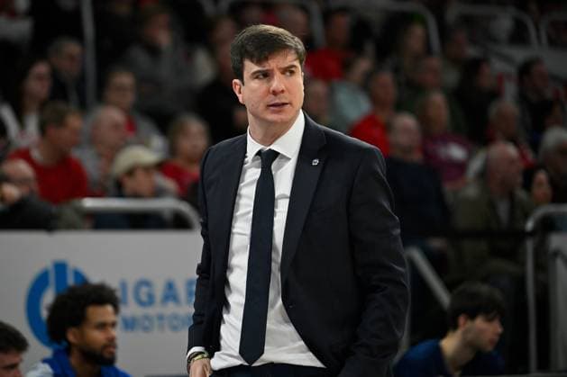 BAMBERG 15.02.2026 --- Basketball ---- easycredit 1. Basketball Bundesliga ---- 20. Spieltag: Bamberg Baskets vs Alba Berlin --- Pedro Calles (Headcoach Alba Berlin) --- Foto: Hans-Martin Issler isslerimages ---- Bamberg Baskets vs Alba Berlin