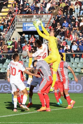Cremonese s Emil Audero during the Serie A soccer match between Cremonese and Genoa at the Giovanni Zini Stadium in Cremona Italy, 15 february 2026. - Soccer .  Copyright: xAlbertoxMariani LaPressex