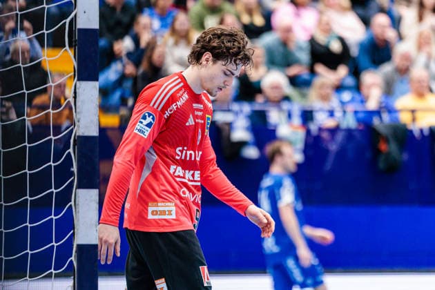 Tin Herceg (HC Erlangen, 99) ist enttaeuscht unzufrieden GER, TBV Lemgo Lippe vs. HC Erlangen, Handball, 1. Bundesliga, 21. Spieltag, Spielzeit 2025 2026, 15.02.2026 GER, TBV Lemgo Lippe vs. HC Erlangen, Handball, 1. Bundesliga, 21. Spieltag, Spielzeit 2025 2026, 15.02.2026 Lemgo Copyright: xEibner-Pressefoto JanxRollingerx EP_JSK