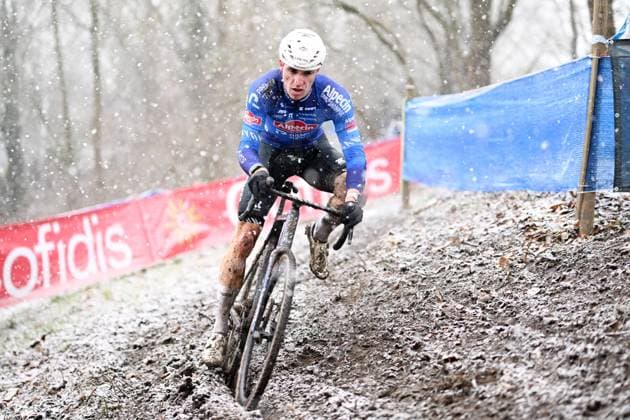 Belgian Niels Vandeputte pictured in action during the men elite race of the Brussels Universities cyclocross cycling event, stage 8 8 in the X20 Badkamers Trofee competition, Sunday 15 February 2026 in Brussels, Belgium. MAARTENxSTRAETEMANS  x163613624x