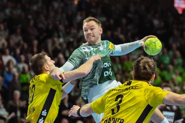 15.02.2026, xlakx, Handball Daikin HBL, Fuechse Berlin - TVB Stuttgart v.l. Mathias Gidsel (Fuechse Berlin) setzt zum Sprungwurf an Berlin