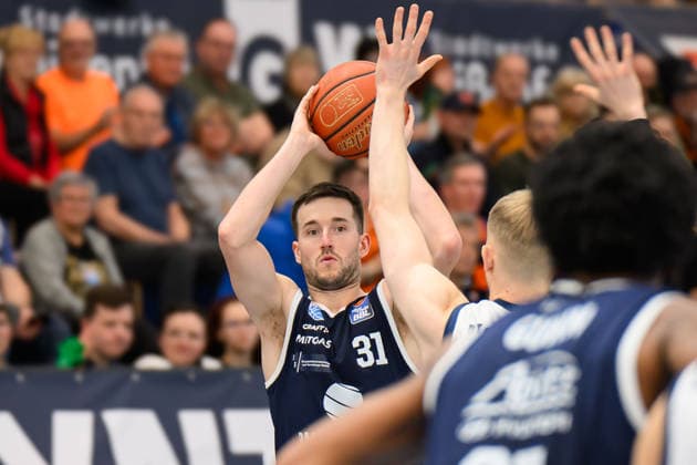 Spencer Reaves (MBC, 31), Syntainics MBC vs. Rostock Seawolves, Basketball, 1. Bundesliga, Maenner, 20. Spieltag Hauptrunde, Saison 2025 26, 15.02.2026. Weißenfels Stadthalle Sachsen-Anhalt Deutschland