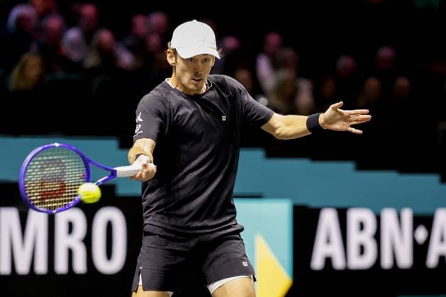 ROTTERDAM - Alex de Minaur (Australia) in action against Felix Auger-Aliassime (Canada) during the singles final on the final day of the ABN AMRO tennis tournament in Ahoy Rotterdam. BAS CZERWINSKI ANP xVIxANPxSportx xxANPxIVx 550793109 originalFilename: 550793109.jpg
