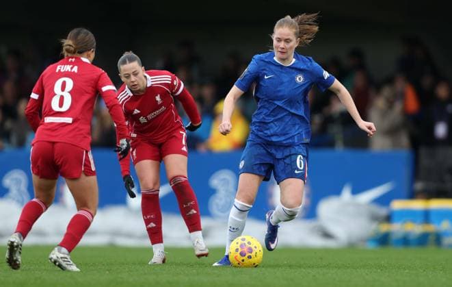 . - Chelsea Women FC v Liverpool Women FC, Women s Super League, Kingsmeadow Stadium, Kingston Upon Thames, London, UK - 15th February 2026. Daniel Weir Crystal Pix Daniel Weir Crystal Pix Sjoeke Nusken of Chelsea Women battles for the ball with Fuka Nagano of Liverpool Women. - Chelsea Women FC v Liverpool Women FC, Women s Super League, Kingsmeadow Stadium, Kingston Upon Thames, London, UK - 15th February 2026. Daniel Weir Crystal Pix London Kingsmeadow Stadium UK Copyright: xDanielxWeirx CPix_Chelsea_W_Liverpool_W_150226_CP00024