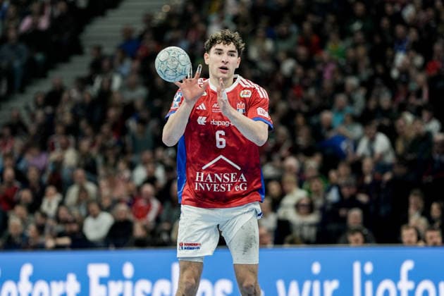 Deutschland: Handball-Bundesliga, DAIKIN HBL 2025 26, 21. Spieltag Handball Verein Hamburg vs Flensburg-Handewitt Barclays Arena (Hamburg): Elias Kofler (HSV Hamburg, 6) Copyright: xStefanxTrochax